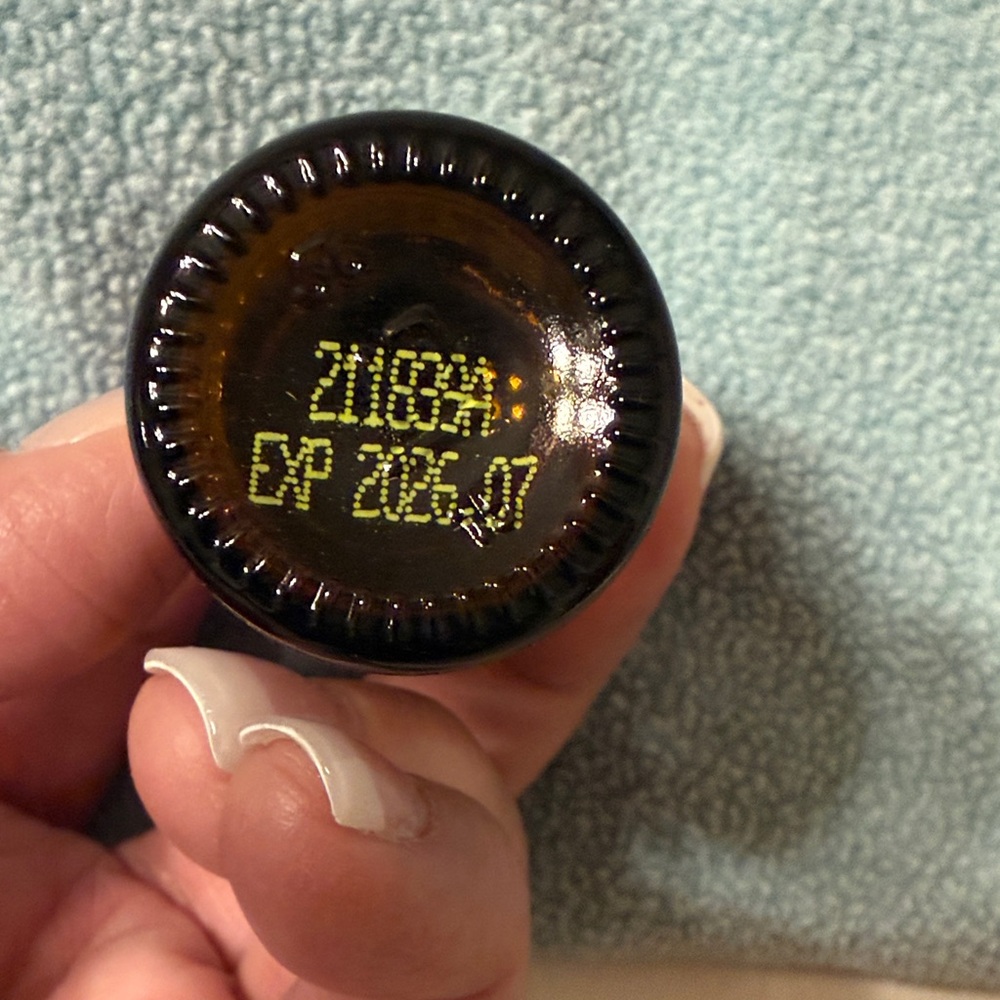 Doterra Lavender Essential Oil - Brown and Black - Picture 2 of 3